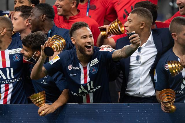 曝詹姆斯每天都在纠结 最终凌晨1点决定加盟76人