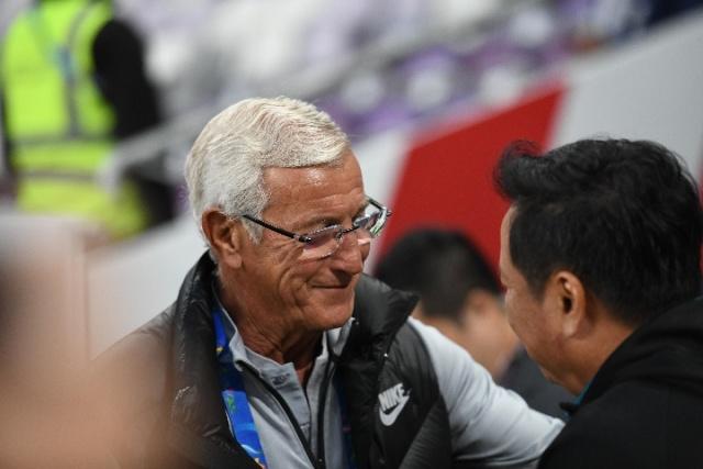 有膝伤隐患？5号秀瓦格勒下场后绑上厚厚的膝盖护具